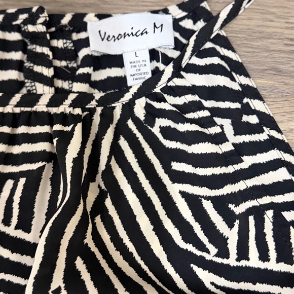 Veronica M Black and White Geometric Midi Dress - Picture 4 of 11
